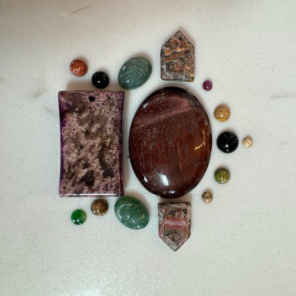 Cabochon Gemstone and Pendant Lot with Jade, Jasper, Carved Scarab and More - Picture 12 of 16